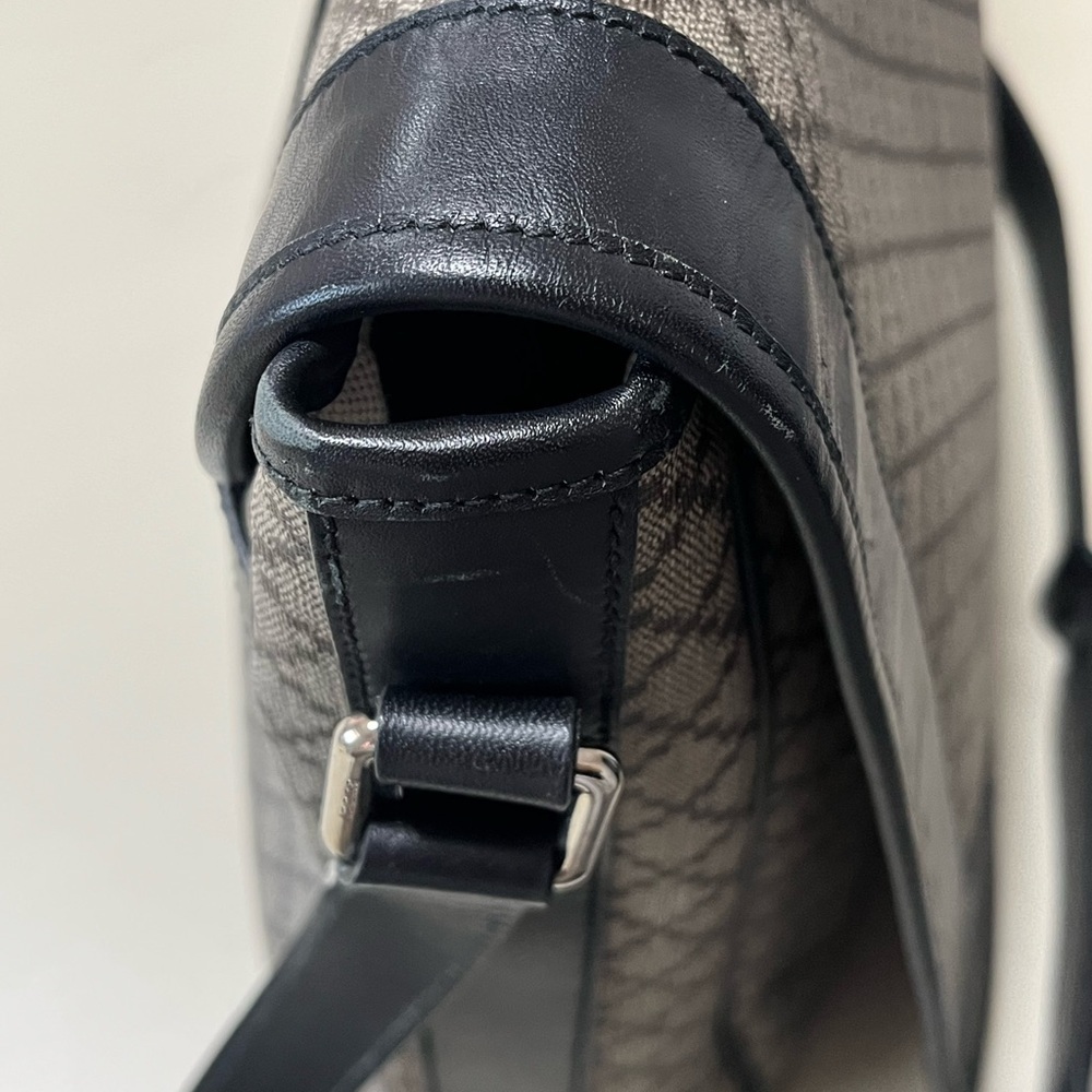 Authentic Gucci Messenger Bag - Picture 13 of 16